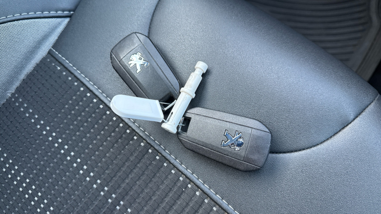 Peugeot 2008 1.2 PureTech Allure Premium 5dr [Start Stop] Petrol Estate